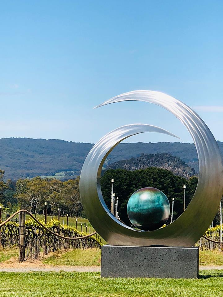 hanging rock winery scultpure